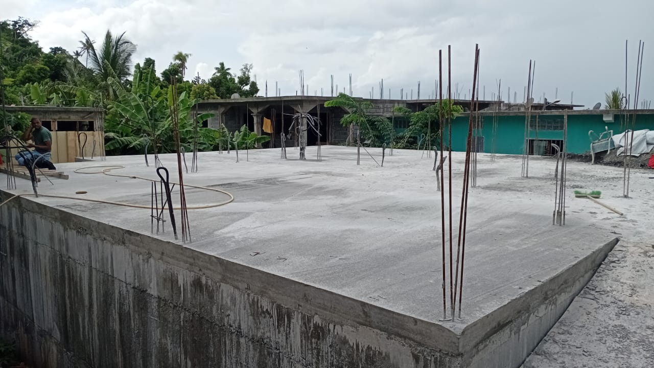 Dalle beton terminee sur chantier